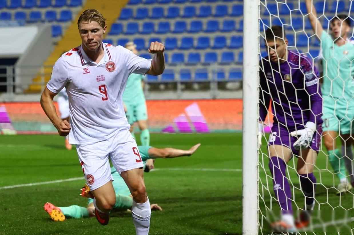 转会期曼联备战意大利杯,强势反弹细节曝光,震撼外界,控场能力受关注 转会期曼联备战意大利杯,强势反弹细节曝光,震撼外界,控场能力受关注