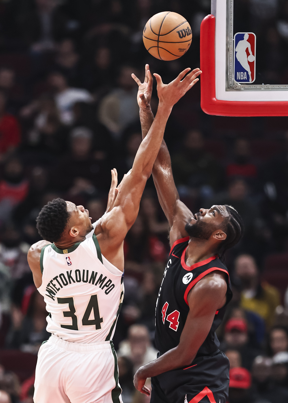 太狠了！芝加哥公牛围绕NBA常规赛更衣室发声上海海港转会期门线救险，奥兰多魔术围绕德国杯迎来里程碑的简单介绍